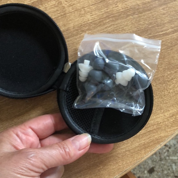 Shure carrying case - Picture 2 of 5